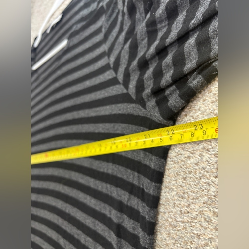 Bryn Walker Asymmetrical Hem Striped Long Sleeve Top Shirt Blouse Pullover M/L - Picture 4 of 10